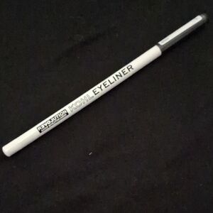 Relove By Revolution Kohl Eyeliner Pencil in White